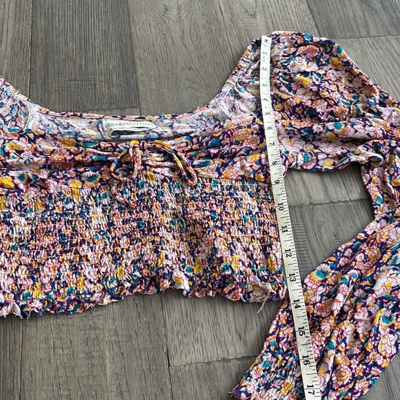 Urban Outfitters | Colourful floral smocked long sleeve crop top Size Medium - Picture 8 of 13